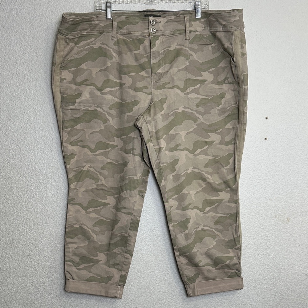 Torrid Sz 24 Women's Light Neutral Camouflage Cropped Pants - Picture 2 of 16